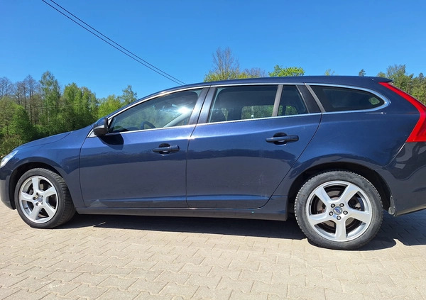 Volvo V60 cena 31500 przebieg: 207700, rok produkcji 2011 z Supraśl małe 172